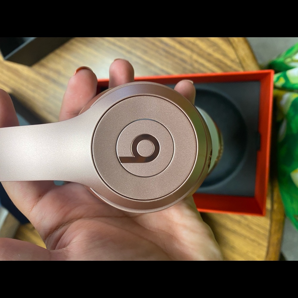 Beats Solo 3 Wireless Rose Gold - Picture 12 of 15
